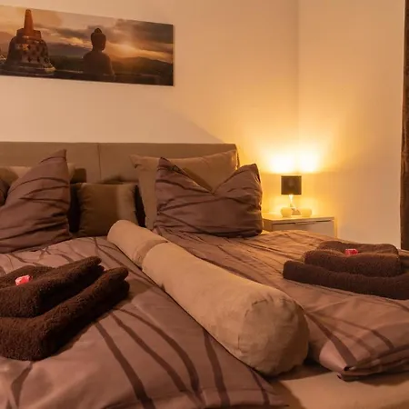 Traumferienwohnungen דירה *