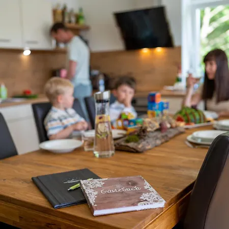 Traumferienwohnungen דירה *